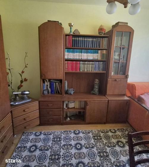Apartament cu 3 camere semidecomandat în Central
