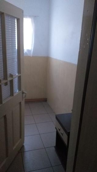 Casă individuală cu 5 camere cu Canalizare în Văcărești