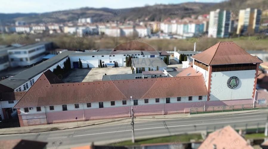 Spațiu comercial, de 6,229 mp, în Central