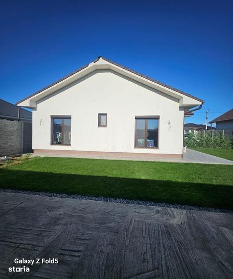 Casă cu 3 camere în Sântandrei