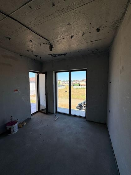 Duplex cu 5 camere cu Canalizare în Chișoda