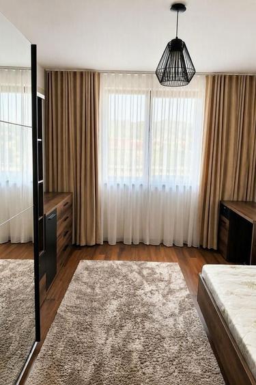 Apartament cu 3 camere decomandat în Sud