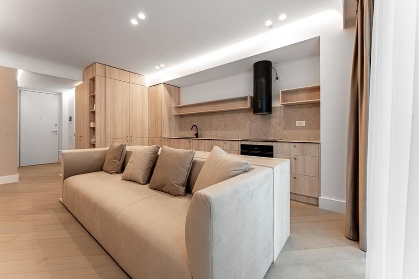 Apartament cu 3 camere decomandat, mobilat în Voluntari