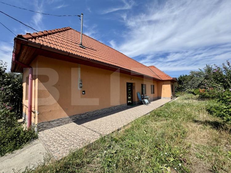 Casă cu 3 camere cu Teren 2800 Mp în Leordeni