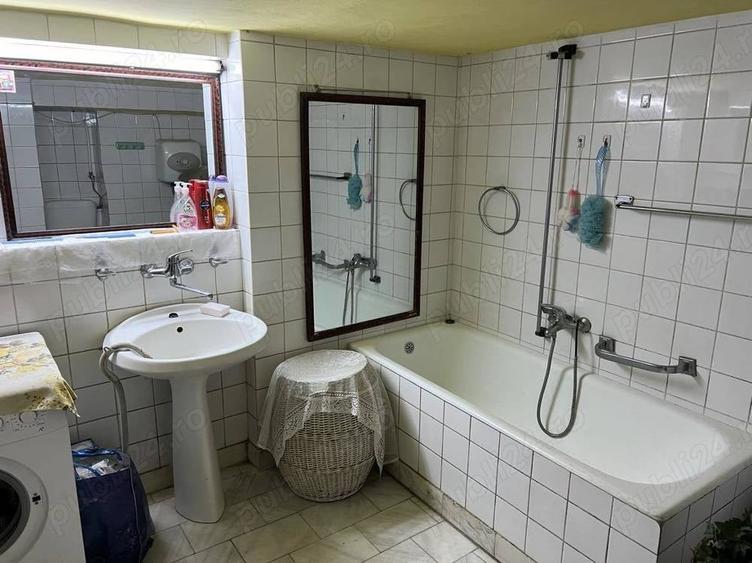 Casă cu 3 camere în Salonta