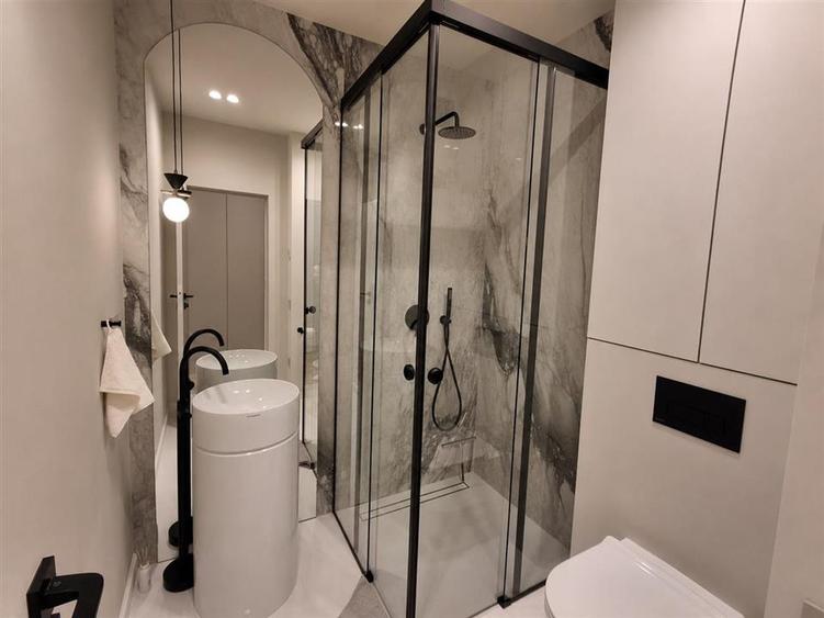 Apartament cu 3 camere decomandat în Exterior Sud