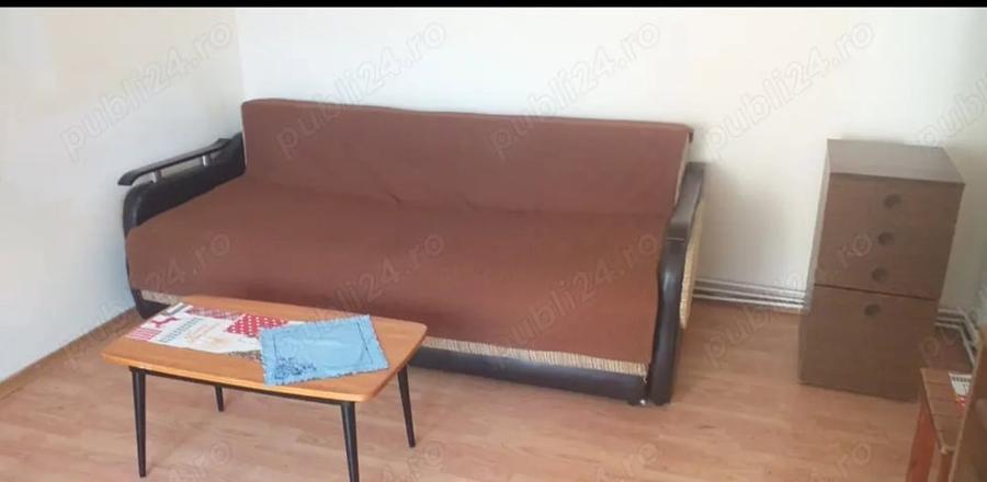 Garsonieră decomandată în Gojdu