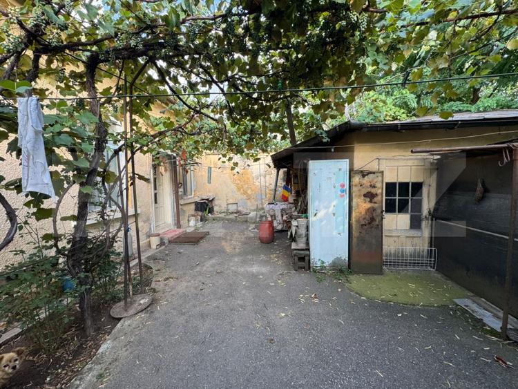 Casă 78mp cu teren 200mp, ideală pentru renovare și investiți, Zona centrală - 2