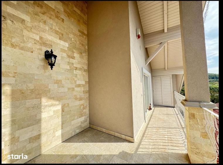Casă cu 4 camere cu Teren 768 Mp în Livezeni