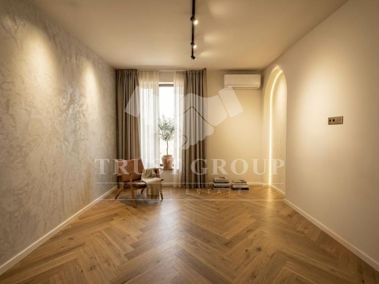 Apartament cu 3 camere decomandat, mobilat în P-ța Unirii