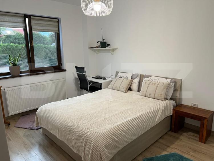 Apartament cu 2 camere semidecomandat, mobilat în Valea Adâncă