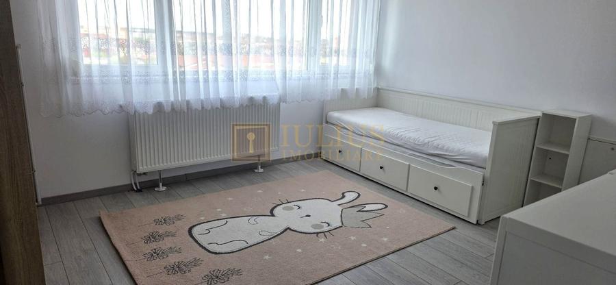 Apartament cu 3 camere decomandat, mobilat în Torontalului