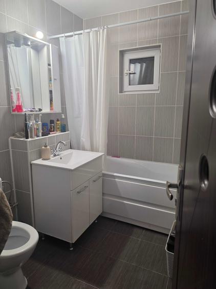 Apartament cu 2 camere decomandat în Sărari