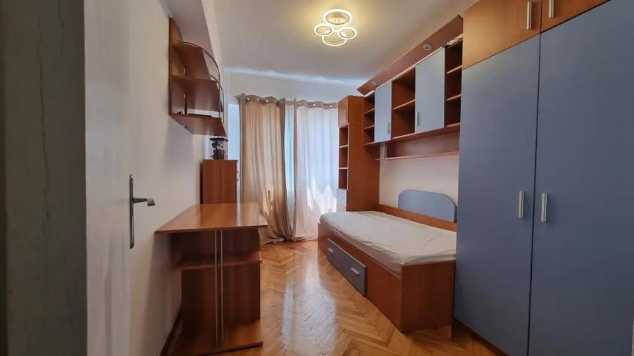 Apartament cu 3 camere decomandat în Ultracentral