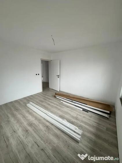 Casă cu 4 camere cu Teren 650 Mp în Satu Nou de Jos