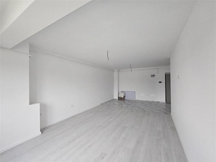 Apartament cu 2 camere semidecomandat în Bucium