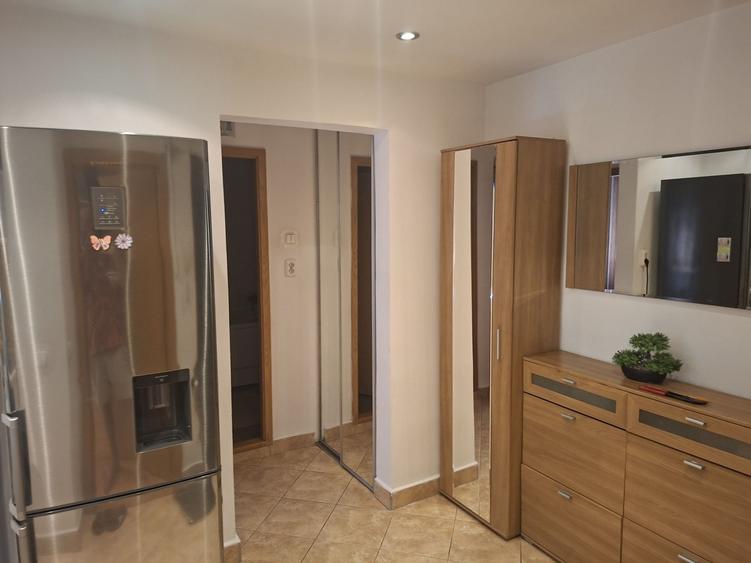 Apartament cu 2 camere decomandat în Decebal