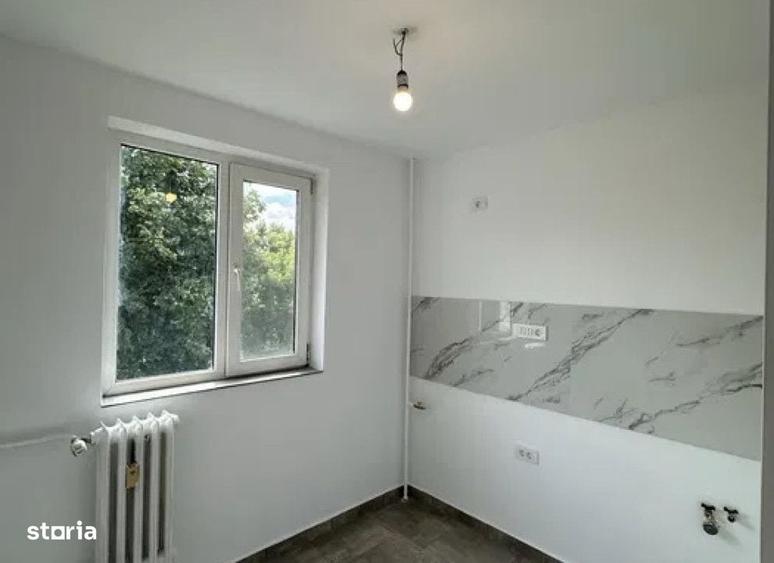Apartament cu 3 camere semidecomandat în Tătărași