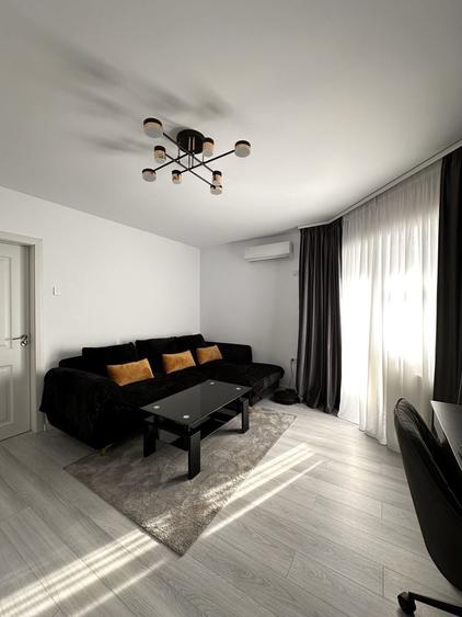 Apartament cu 2 camere semidecomandat în Sud