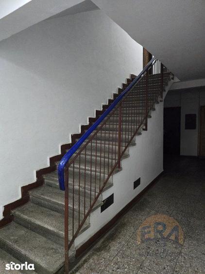 Garsonieră decomandată, mobilată în Vest