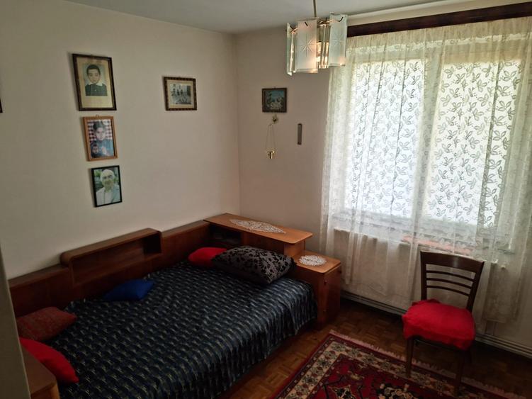 Apartament cu 2 camere semidecomandat în Eremia