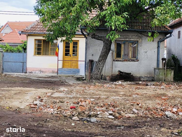 Casă cu 4 camere cu Teren 700 Mp în Rontău