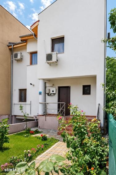 Casă cu 5 camere cu Teren 200 Mp în Central