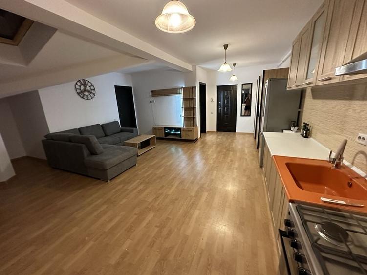 Apartament cu 2 camere semidecomandat în Sânpetru