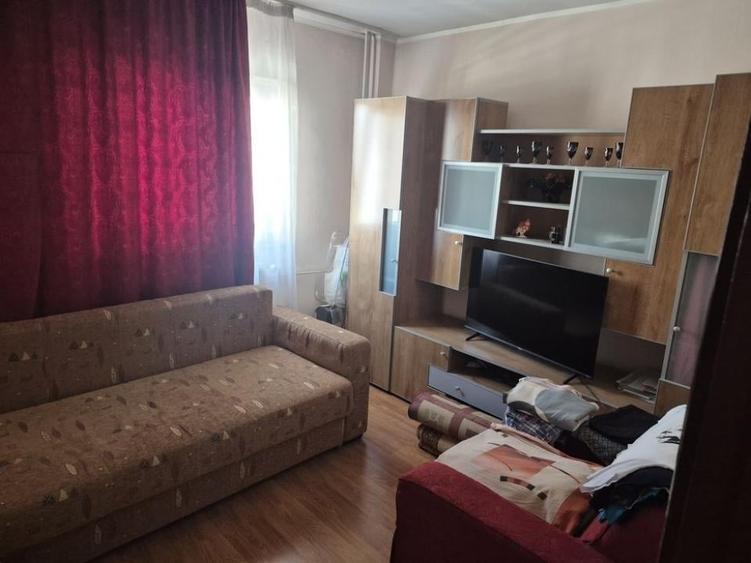 Apartament cu 3 camere în Pantelimon