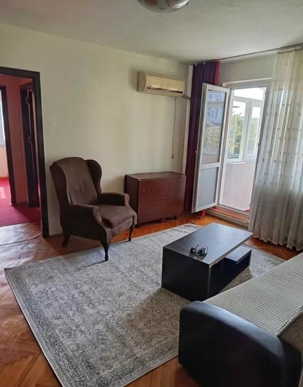 Apartament cu 2 camere semidecomandat în Podu Roș