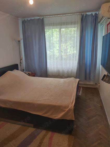Apartament cu 3 camere decomandat în Berceni