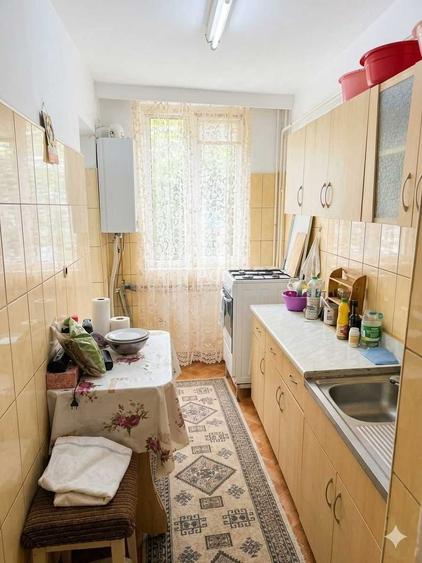 Particular | Vand 3 camere, etaj 1, Piatra Neamt, zona Darmanesti
