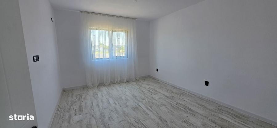 Clinceni Ciocarliei casa single parter 3 camere, 105.000 eur - 2