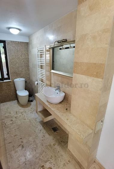 Casă individuală cu 5 camere cu Canalizare în Pipera