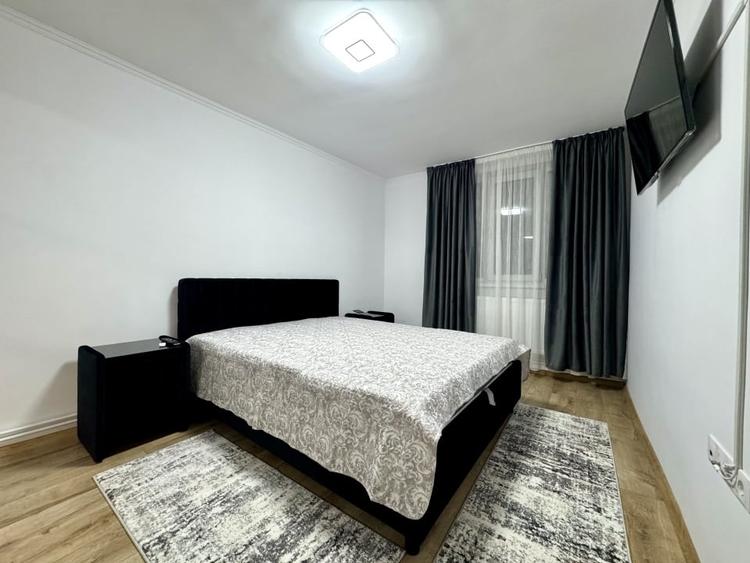 Apartament cu 3 camere decomandat, mobilat în Central