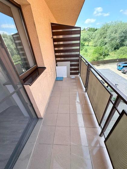 Apartament cu 2 camere semidecomandat, mobilat în Florești