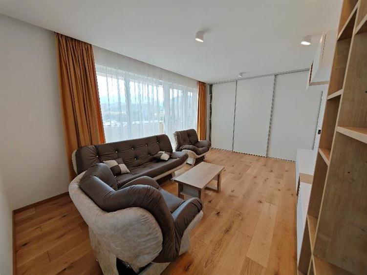Apartament cu 3 camere decomandat, mobilat în Astra