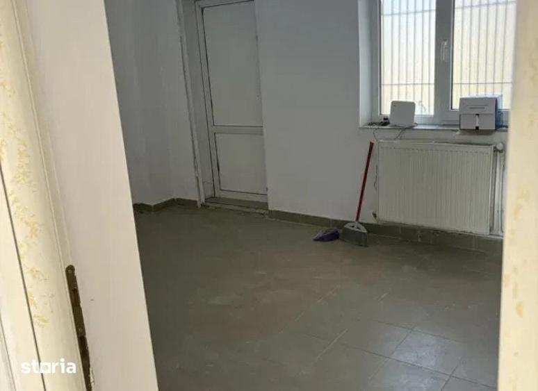 Spațiu comercial, de 75 mp, în Central