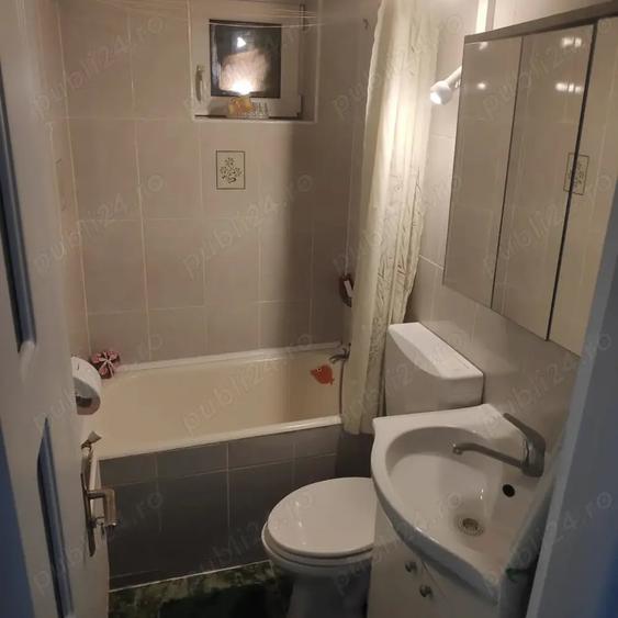 Apartament cu 3 camere semidecomandat în Turda