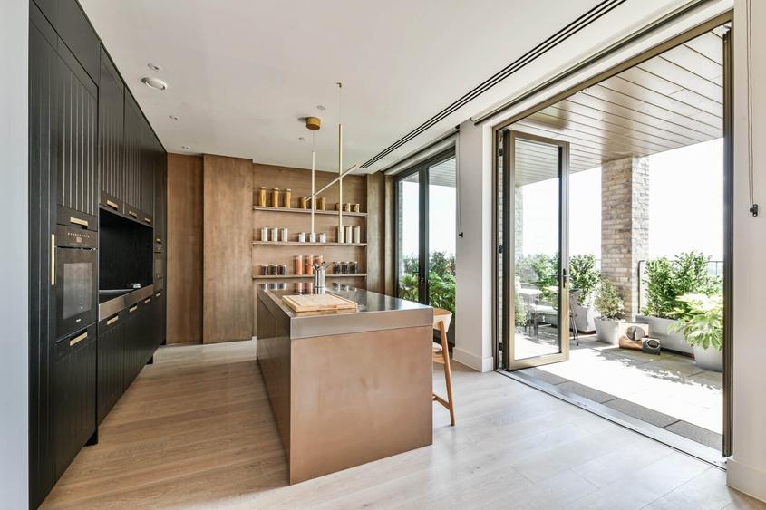 Apartament cu 4 camere decomandat în Berceni