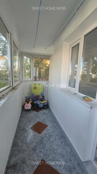 Apartament cu 3 camere decomandat în Lacul Tei