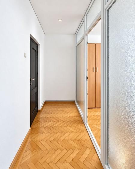 Apartament cu 2 camere semidecomandat, mobilat în Elisabetin