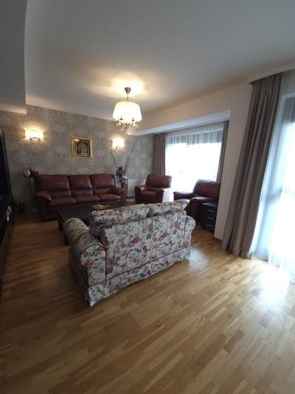 Apartament cu 3 camere decomandat, mobilat în Central
