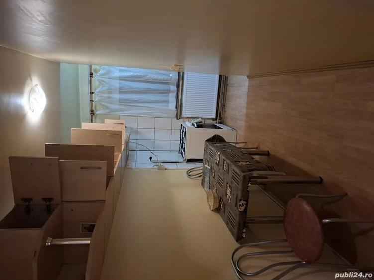 Garsonieră decomandată în Craiovița Nouă