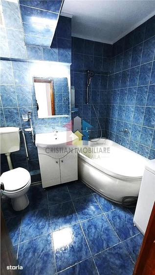 Apartament cu 3 camere decomandat în Viziru 2