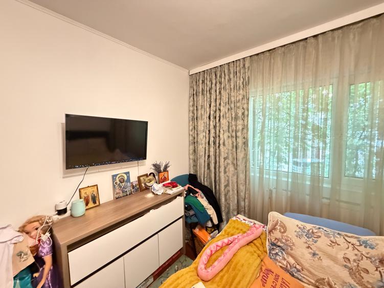 Apartament cu 2 camere decomandat în Nicolina