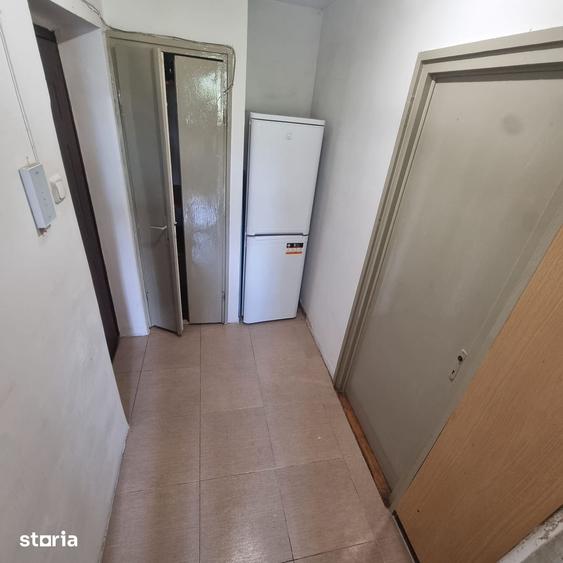 Apartament cu 2 camere decomandat în Plopilor