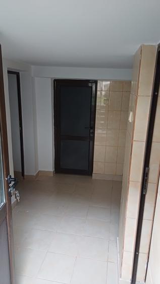 Casă individuală cu 8 camere cu Canalizare în Granit