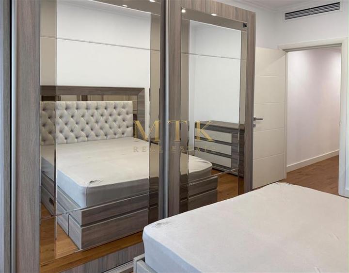 Apartament cu 3 camere decomandat, mobilat în Arcul de Triumf