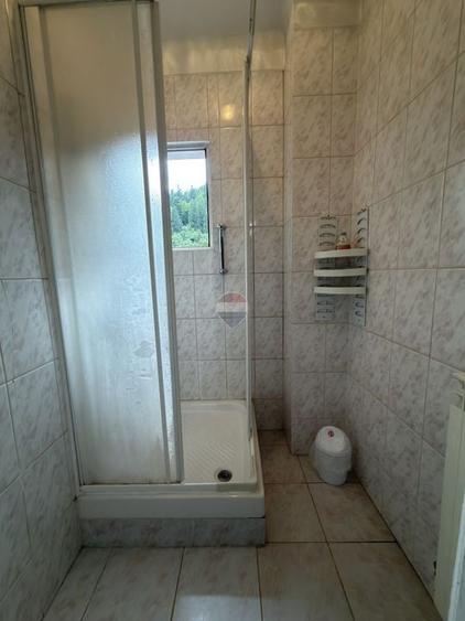 Apartament cu 3 camere semidecomandat, mobilat în Cioplea